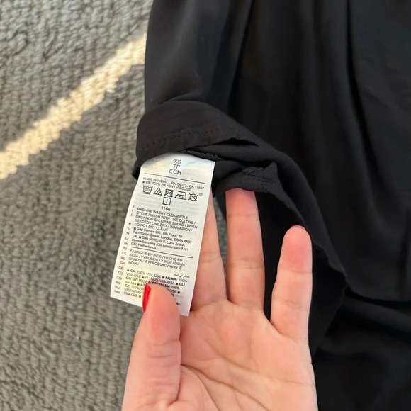 Old Navy One Shoulder Tank NWT - Picture 3 of 5